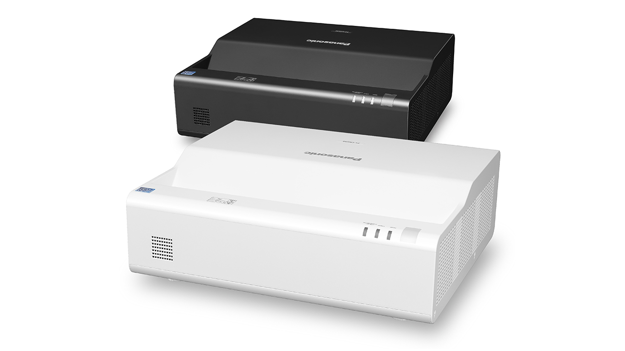 Projector PT-CMZ50
