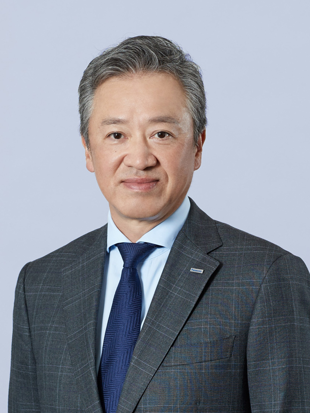 Portrait photo:Akira Sakakibara