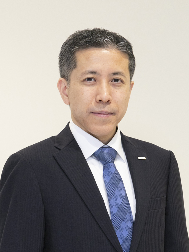 Portrait photo:Hideyasu Chikata