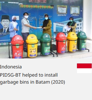 Indonesia PIDSG-BT helped to install garbage bins in Batam (2020)