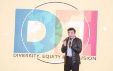 Photo: PV's General Director commenting on “DEI Competition”
