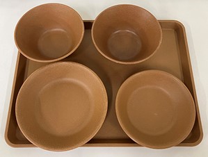 Tableware for school lunch made by kinari