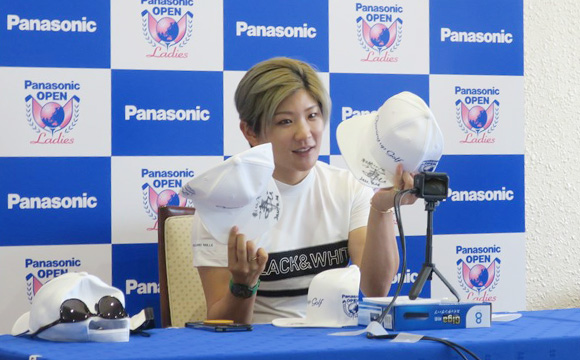 オンラインレッスン成田美寿々プロ 写真