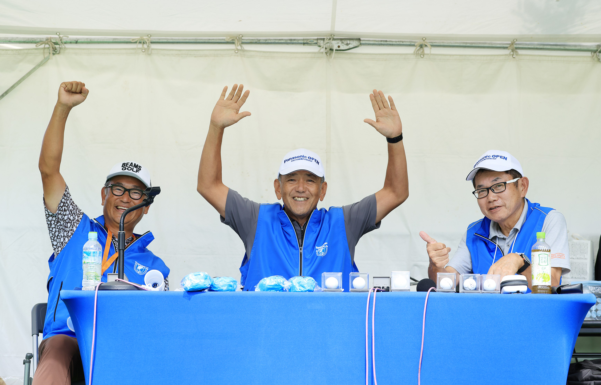 グリーンDJを務めたタケ小山さん、薬師寺広さん、そして特別参加した中井学プロ