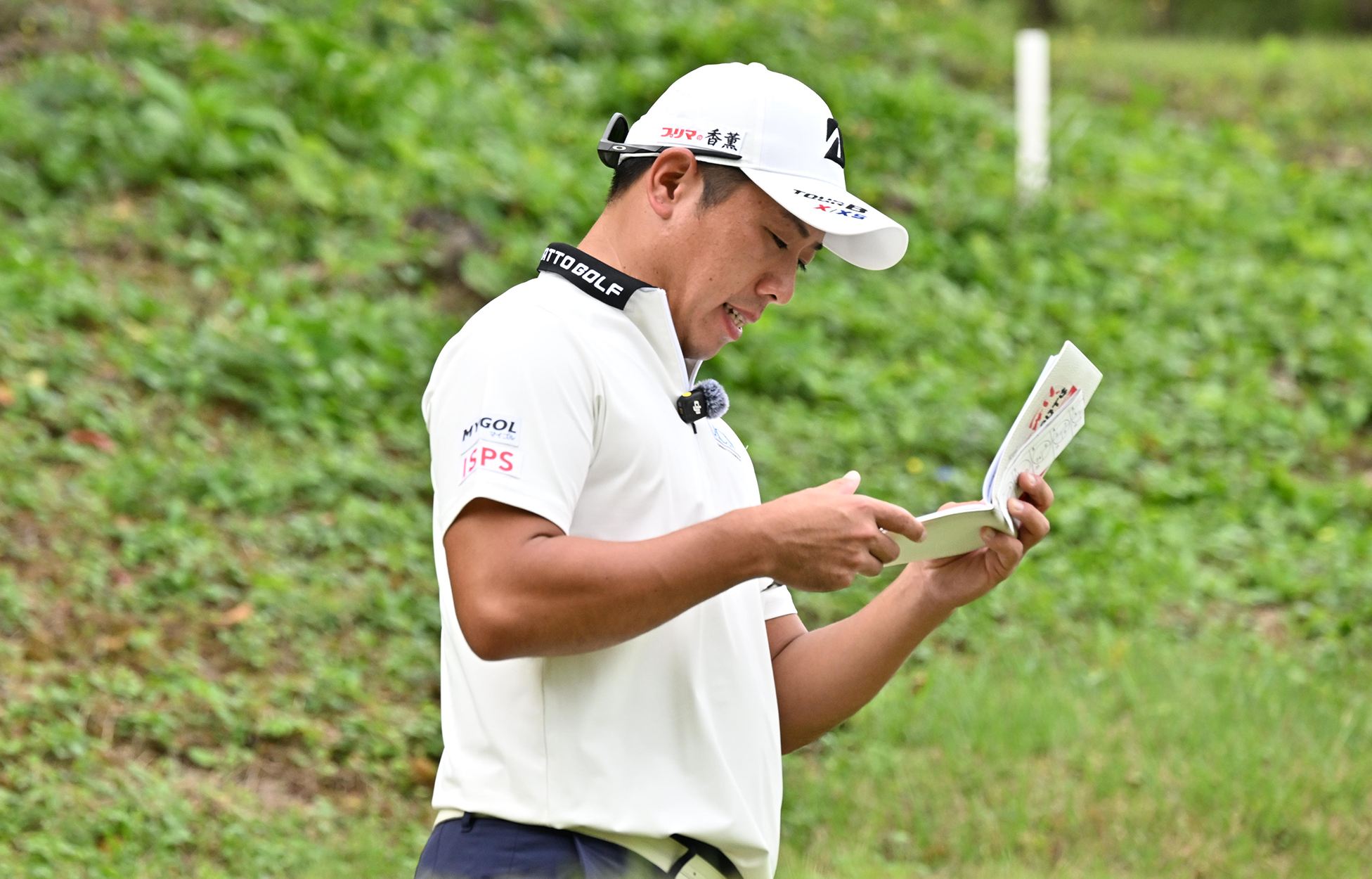 マイクを着けて歩く堀川未来夢選手