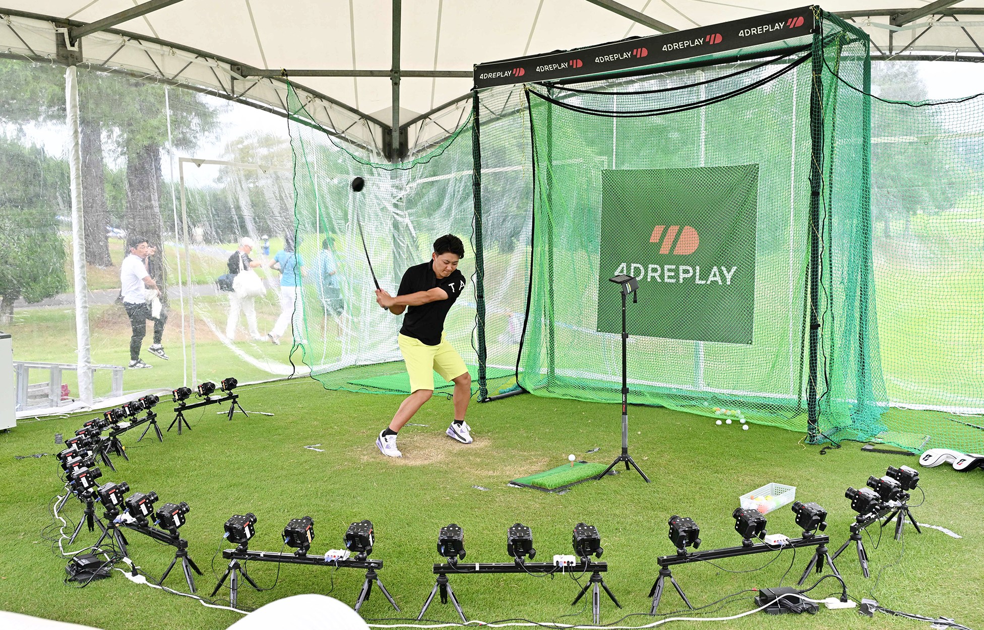 4DReplayを体験するギャラリーの様子