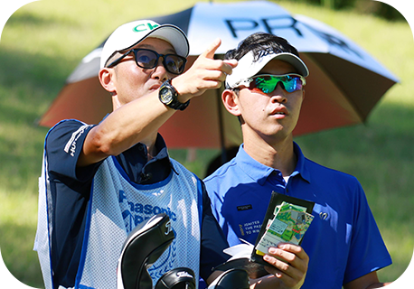 マイクを着けた阿久津未来也選手