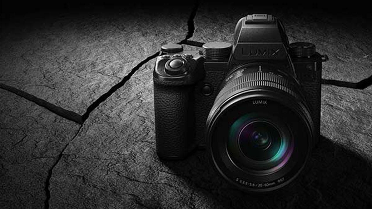 LUMIX フルサイズ一眼カメラ DC-S5M2X