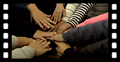 手 (HANDS)