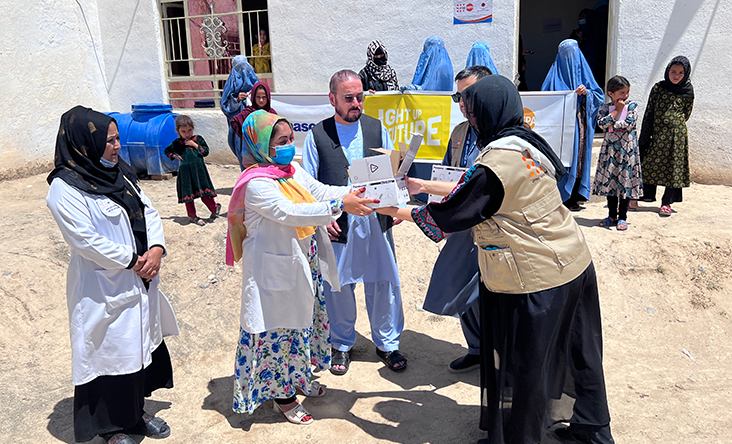 【国連人口基金（UNFPA）アフガニスタン】新しい命を照らすあかり ― アフガニスタン医療施設でのソーラーランタンの役割