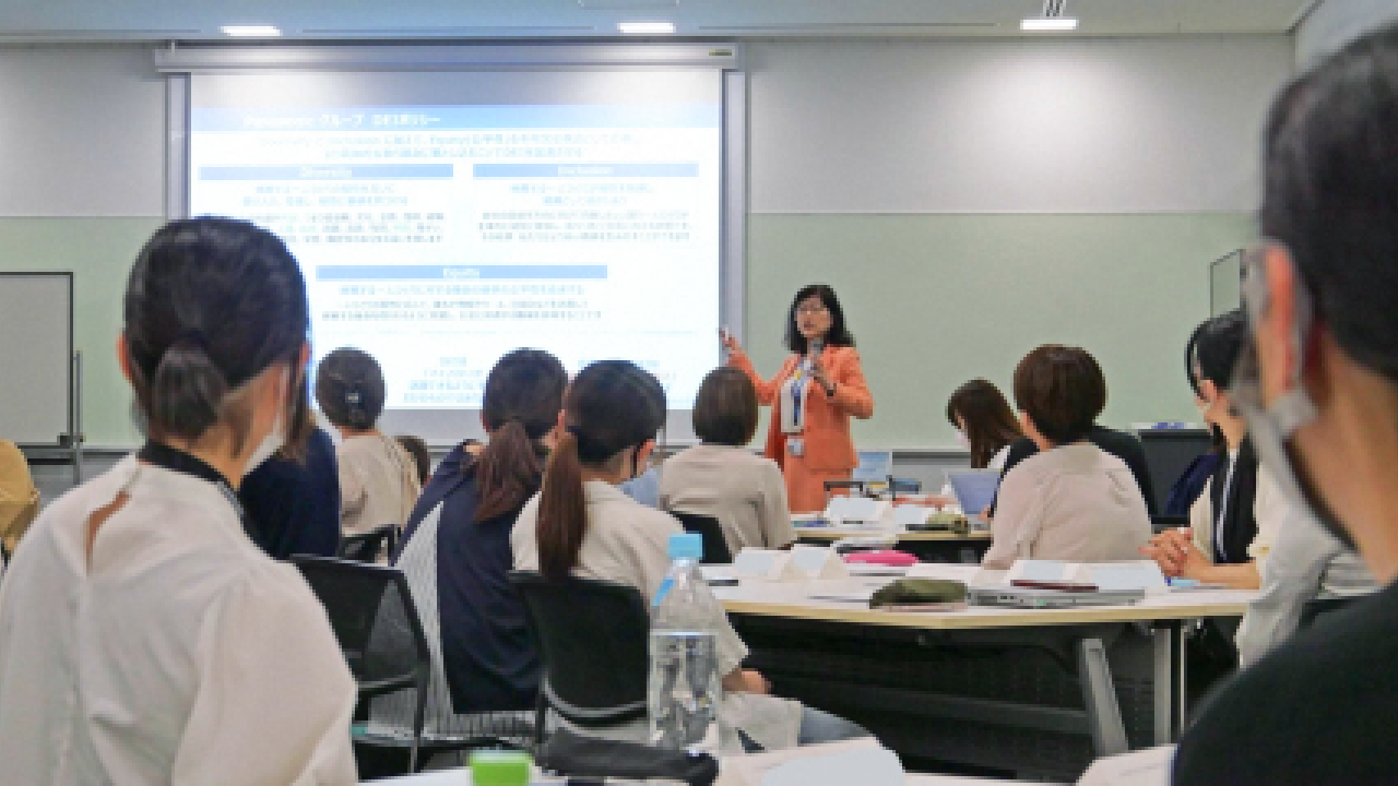 写真：「女性リーダーTalk」の様子