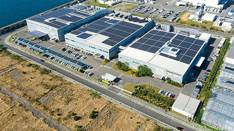 太陽光発電を導入したパナソニック エナジー(株)二色の浜工場
