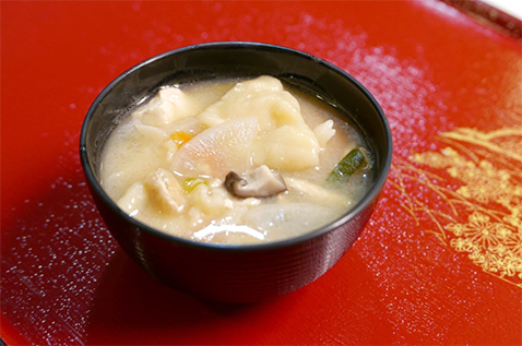 写真:料理療法でつくった料理の一例 団子汁