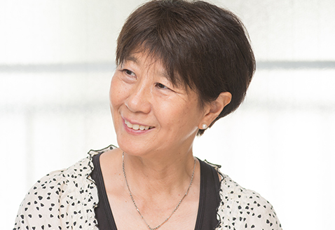 写真:女性の体について説明する西村先生