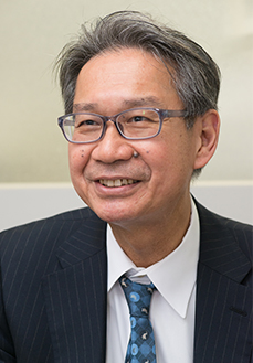 写真:歯みがきの重要性について語る水口先生