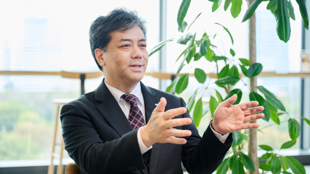 写真:パナソニックへの入社のきっかけについて語る黒川