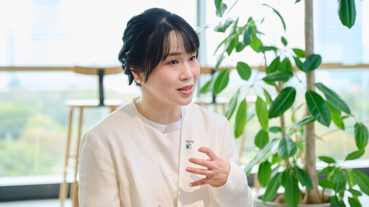 写真:パナソニックへの入社のきっかけについて語る滝澤