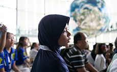 Photo: Learning about the earth in Miraikan