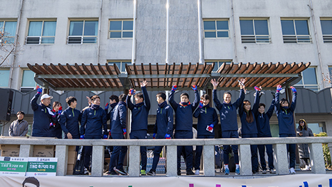 Volunteer staff who supported the "Dream Cup"