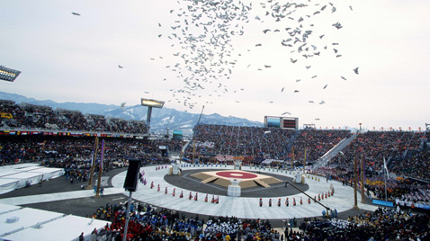 写真：長野冬季オリンピック会場での開会式セレモニー全景