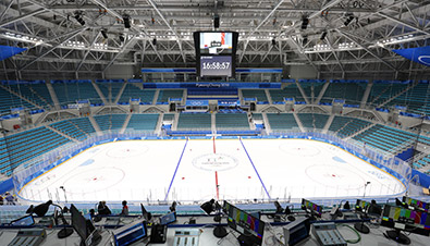 照片：采用了多台松下电器的转播器材的2018平昌冬奥会的冰球赛场内的全景