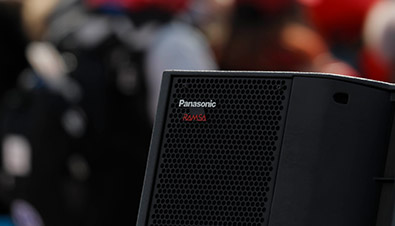 照片：扬声器上附带的Panasonic RAMSA的标志
