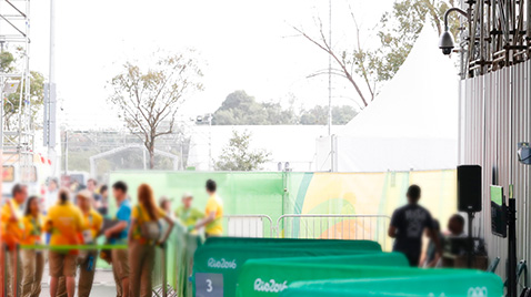 照片：设置在里约奥运会会场周边的室外外壳一体型安防摄像机