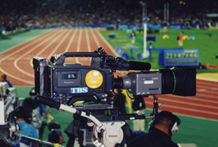 写真：シドニーオリンピックの陸上競技会場に設置されたカメラレコーダー