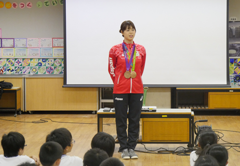 世田谷区立八幡山小学校で 東京2020オリンピック・パラリンピック競技大会 2年前特別ワークショップの写真　その4